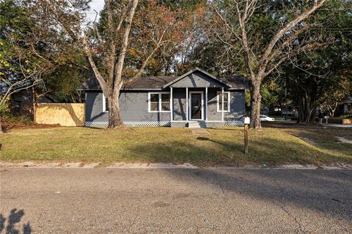 300 Geronimo St, Chickasaw, AL, 36611-1908 | Card Image