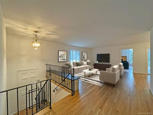 461 Pinebrook Boulevard, New Rochelle, NY, 10804 | Card Image