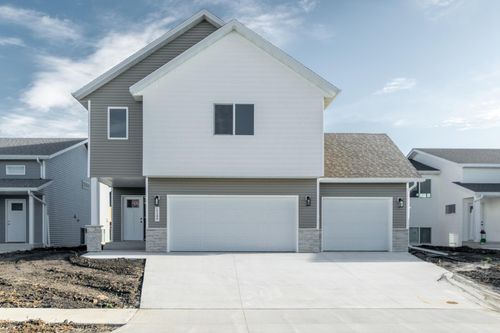 1879 19th Ave N, Wahpeton, ND, 58075-2810 | Card Image