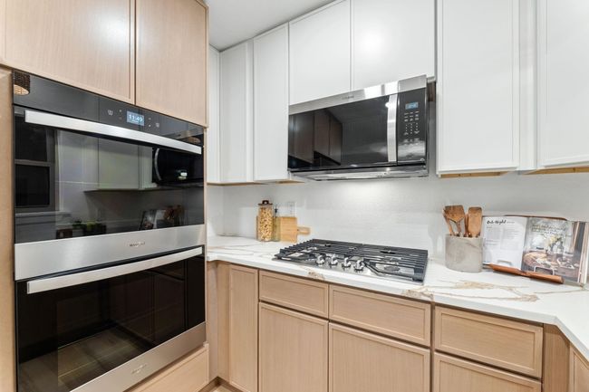 Built in gas range! | Image 8