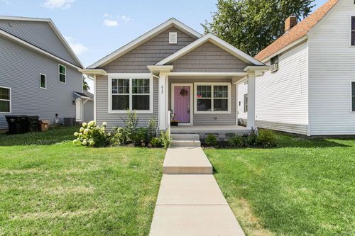212 E Dubail Ave, South Bend, IN, 46613-2431 | Card Image
