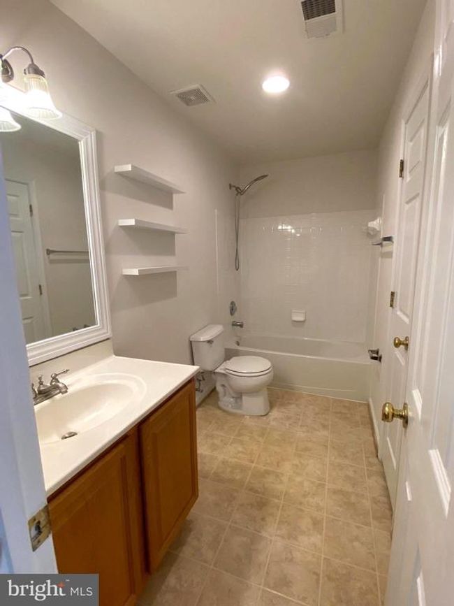 12022 Kemps Landing Cir, Townhouse with 4 bedrooms, 4 bathrooms and null parking in MANASSAS VA | Image 14