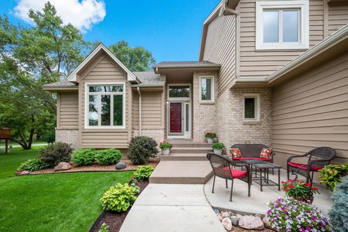 8909 Vickors Xing, Brooklyn Park, MN, 55443-3826 | Card Image