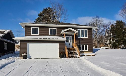 1 Northdown St, Huntsville, ON, P1H2R3 | Card Image