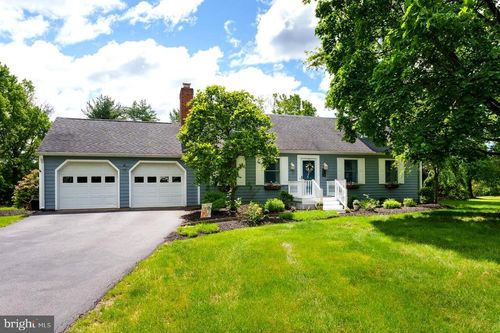 100 Weldon Way, Pennington, NJ, 08534-1826 | Card Image