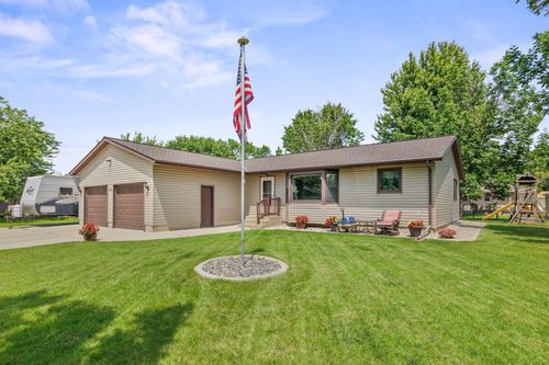 311 Boulder St Sw, Hutchinson, MN, 55350-2120 | Card Image