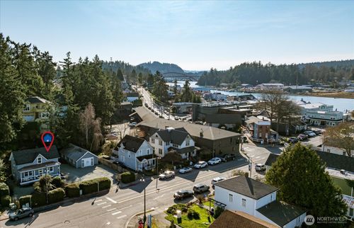 220 Morris St, La Conner, WA, 98257-7016 | Card Image