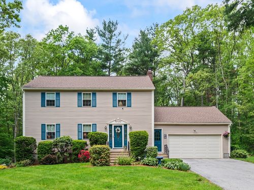 3 Oakwood Dr, Webster, MA, 01570-3115 | Card Image