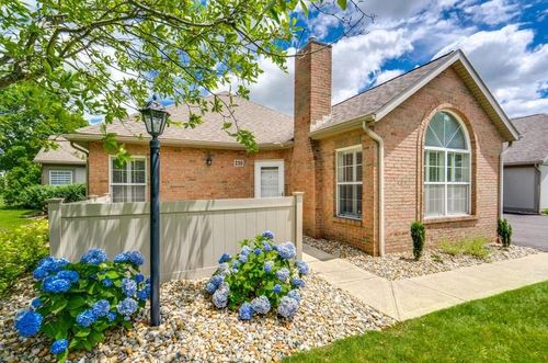 230 Whippoorwill Ln, Mansfield, OH, 44906-3462 | Card Image