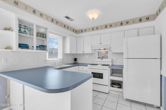 3 - 1900 Grand Central Ave, Condo with 3 bedrooms, 3 bathrooms and 1 parking in Lavallette NJ | Image 5