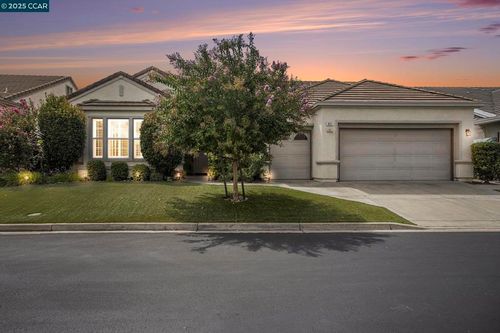 451 Tayberry Ln, Brentwood, CA, 94513 | Card Image