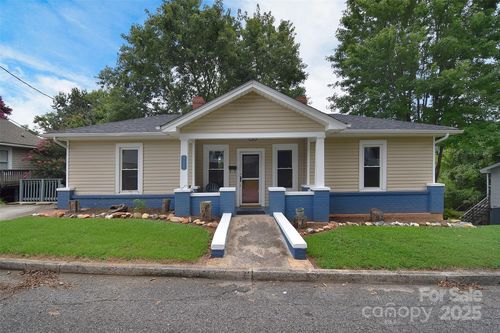 301 13th St, Cramerton, NC, 28032-1305 | Card Image