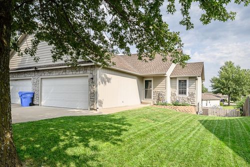 2035 Rock Creek Ct, Tonganoxie, KS, 66086-4362 | Card Image