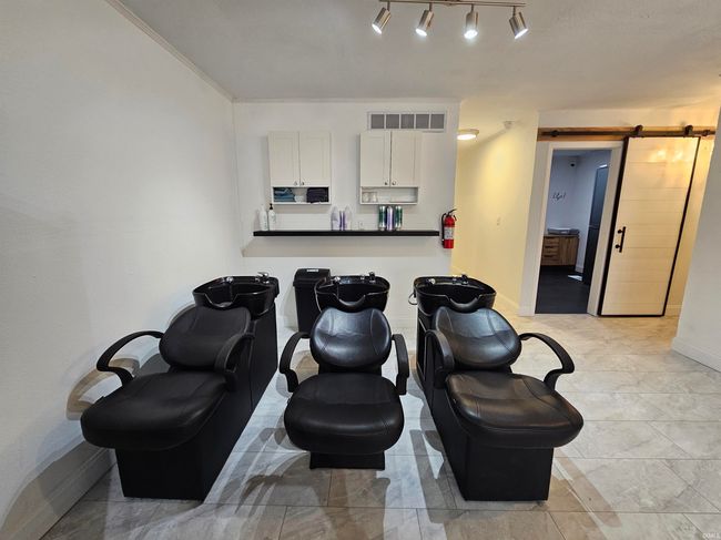 27 S Commercial St, Home with 1 bedrooms, 1 bathrooms and null parking in Worthington IN | Image 5