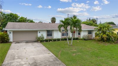 208 Se 43rd Terrace, House other with 3 bedrooms, 2 bathrooms and null parking in Cape Coral FL | Image 2