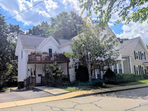 186 School St, Franklin, MA, 02038-2018 | Card Image
