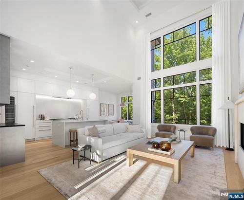 24 Stone Bridge Ct, Demarest, NJ, 07627-1733 | Card Image