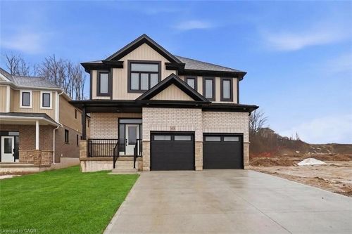 70 Quarry Park Dr, Kitchener, ON, N2B0B2 | Card Image