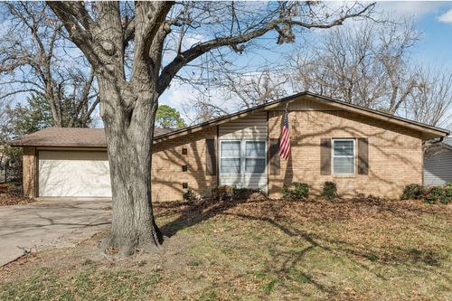 2017 Durham St, Irving, TX, 75062-3546 | Card Image