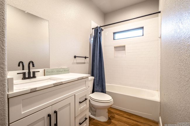177 E Short Meadow Dr, House other with 4 bedrooms, 4 bathrooms and null parking in Lytle TX | Image 30