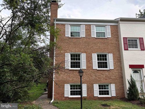 14739 Gatwick Sq, CENTREVILLE, VA, 20120-1820 | Card Image