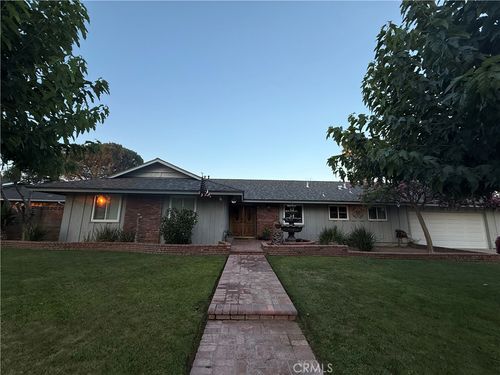 1046 Dysart Dr, Banning, CA, 92220-1220 | Card Image