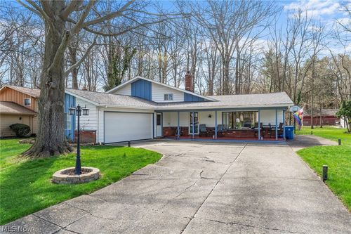 27491 Linwood Cir, North Olmsted, OH, 44070-2560 | Card Image