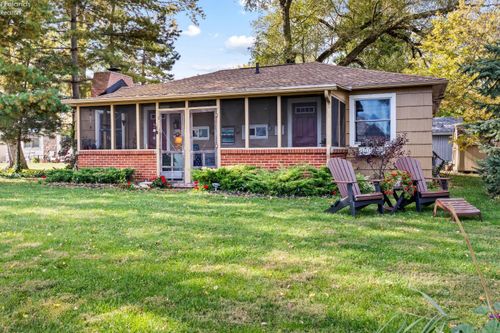 5861 E Woodland Dr, Port Clinton, OH, 43452-3151 | Card Image