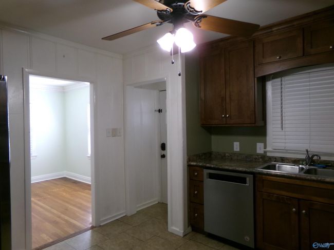 407 Marsheutz Ave Sw, House other with 3 bedrooms, 2 bathrooms and null parking in Huntsville AL | Image 6