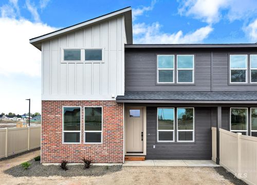2902 Dale Ln, Caldwell, ID, 83605-1245 | Card Image