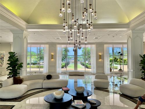 apt-10v-5600 Collins Ave, Miami Beach, FL, 33140-2411 | Card Image