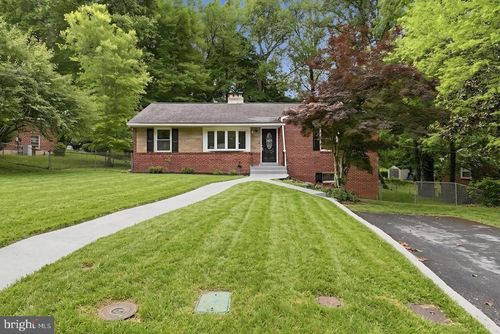 4915 Sharon Rd, Temple Hills, MD, 20748-2235 | Card Image