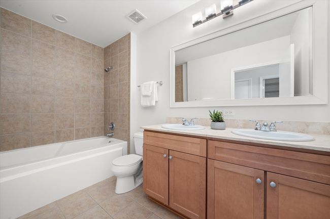 APT-2209 - 233 E 13 Th St, Condo with 2 bedrooms, 2 bathrooms and 1 parking in Chicago IL | Image 22