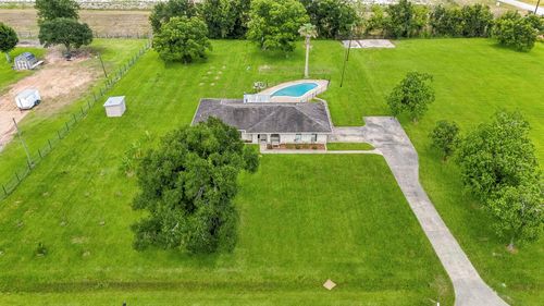 302 Country Road 893, Angleton, TX, 77515 | Card Image