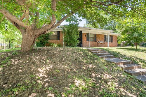 1102 Julie St, Weatherford, TX, 76086-6041 | Card Image