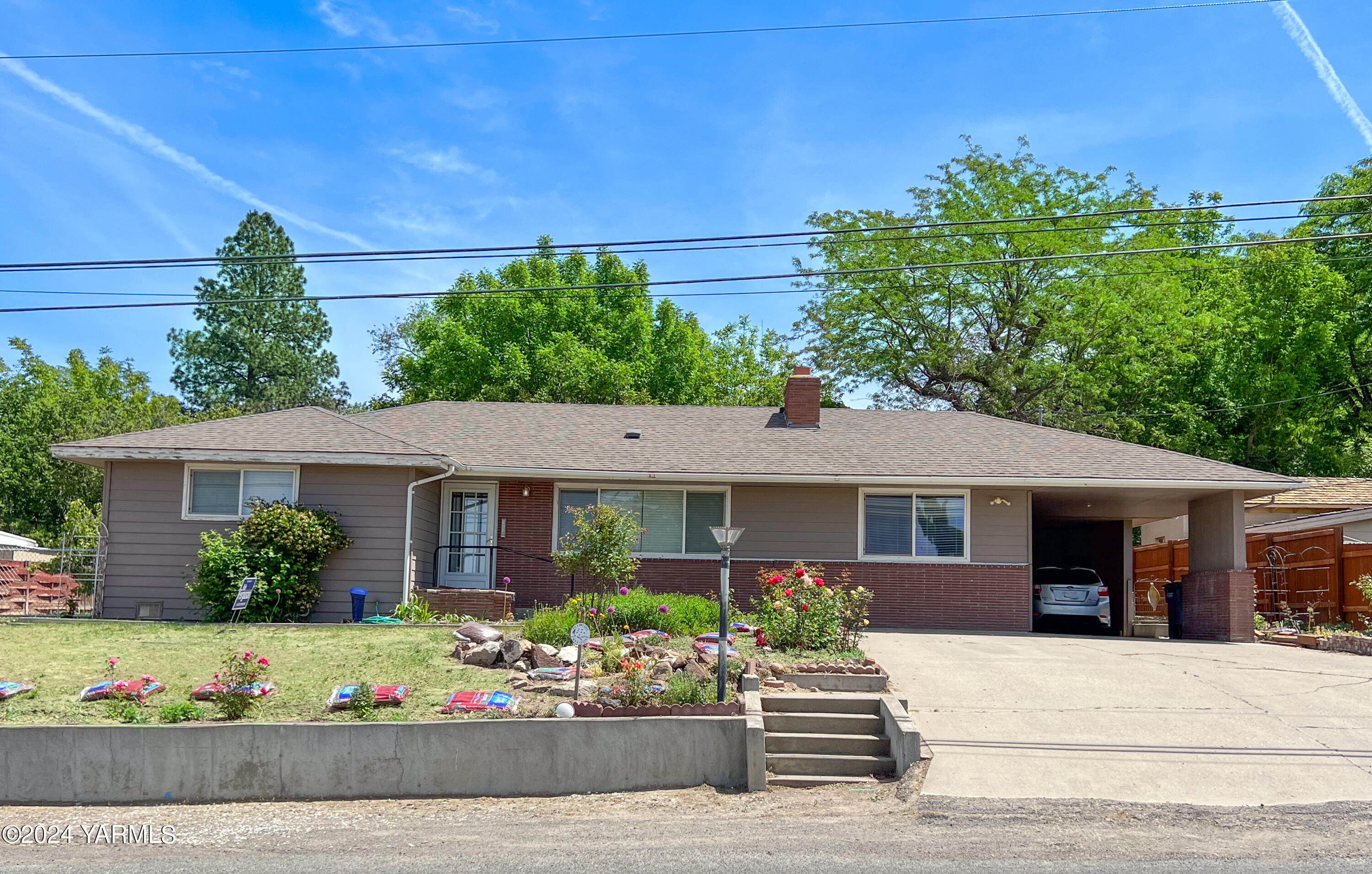 Swan Rd, Sunnyside, WA 98944