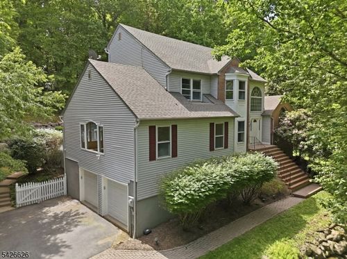 20 Indian Run Rd, Long Valley, NJ, 07853-3403 | Card Image