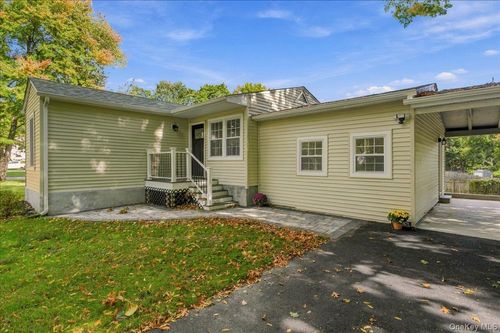 669 Vassar Rd, Poughkeepsie, NY, 12603-6036 | Card Image