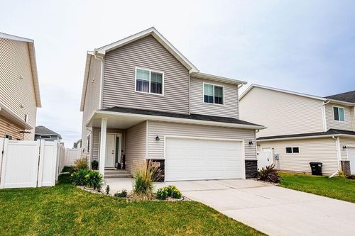 7405 17th St S, Fargo, ND, 58104-7788 | Card Image