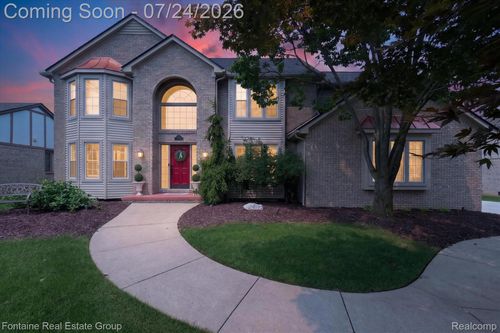 37116 Aspen Dr, Farmington Hills, MI, 48335-5480 | Card Image