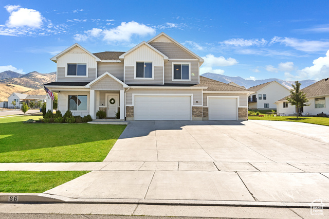 1000 , Hyde Park, UT 84318