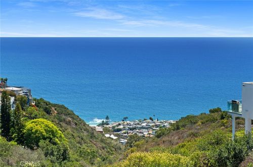 749 Marilyn Dr, Laguna Beach, CA, 92651-8123 | Card Image