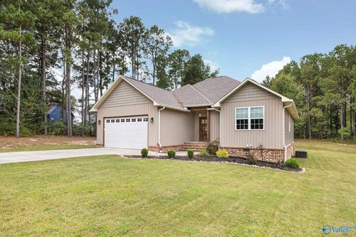 472 Country Club Rd, Albertville, AL, 35951-3977 | Card Image