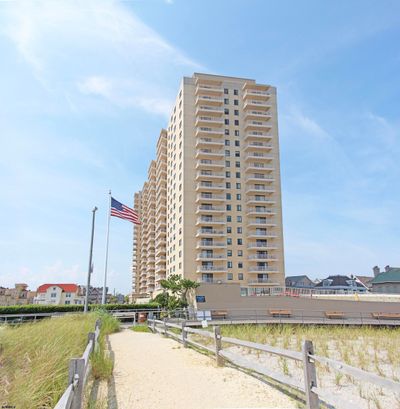 404 - 5000 Boardwalk, Condo with 2 bedrooms, 2 bathrooms and null parking in Ventnor NJ | Image 1