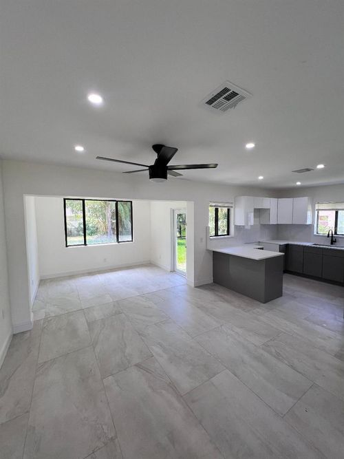 1718 Bayshore Blvd, DUNEDIN, FL, 34698-3333 | Card Image