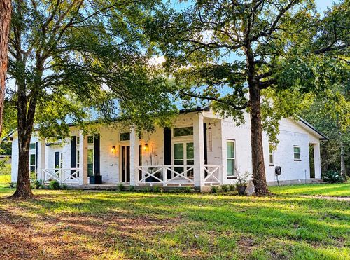 15633 Rustling Oak Ln, Plantersville, TX, 77363-8557 | Card Image