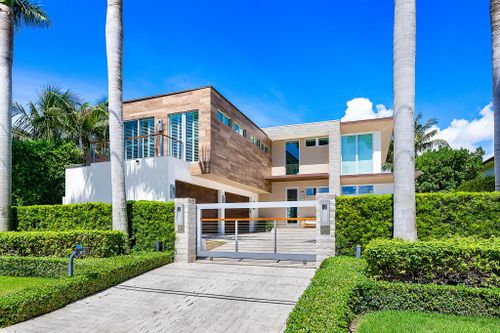 913 N Atlantic Dr, Lantana, FL, 33462-1929 | Card Image
