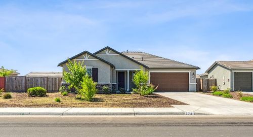 775 E Curtis Ave, Fowler, CA, 93625-2168 | Card Image