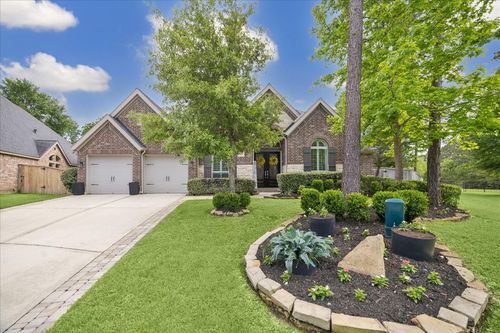 111 Notloc Ct, Montgomery, TX, 77316-1692 | Card Image