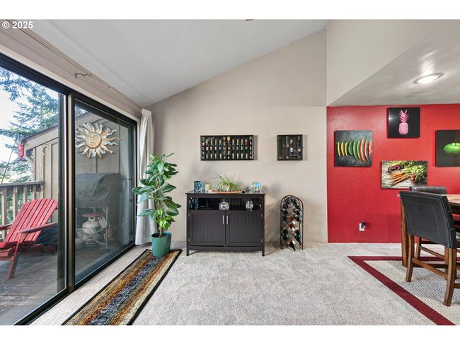 151 Treehill Loop, Condo with 2 bedrooms, 2 bathrooms and null parking in Eugene OR | Image 17